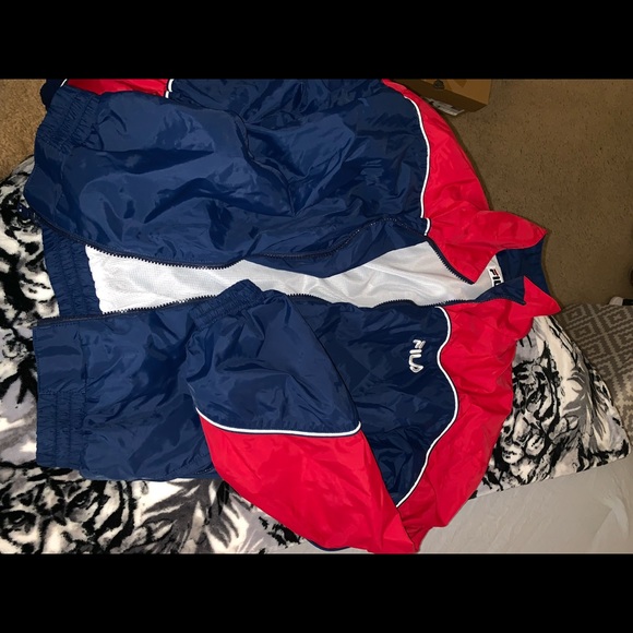 SOOLLLDDDD Fila jacket 💜 - Picture 1 of 1